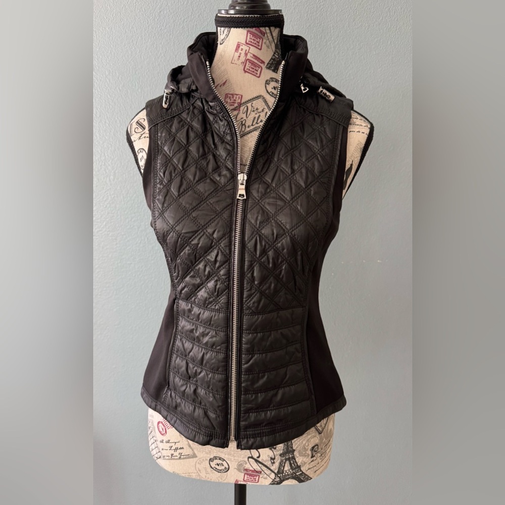 White House Black Market Black Quilted Sleeveless Zip Vest